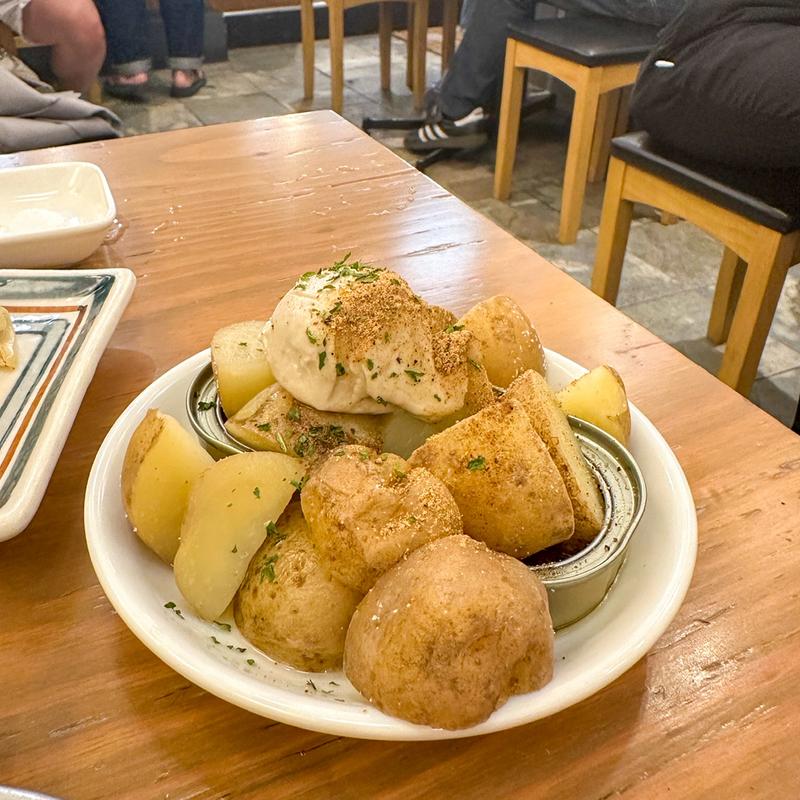 アンチョビポテト(餃子のネオ大衆酒場 ニューカムラ栄プリンセス大通り店)