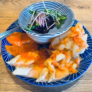 サーモンづくしのこぼれ寿司(PRONTO アトレヴィ三鷹店)