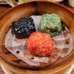 豚キムチーズ焼売・イカ墨焼売・青唐焼売(焼売スタンド きんぎょ)