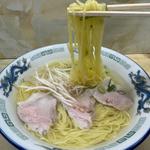 ワンタン麺(新生軒)