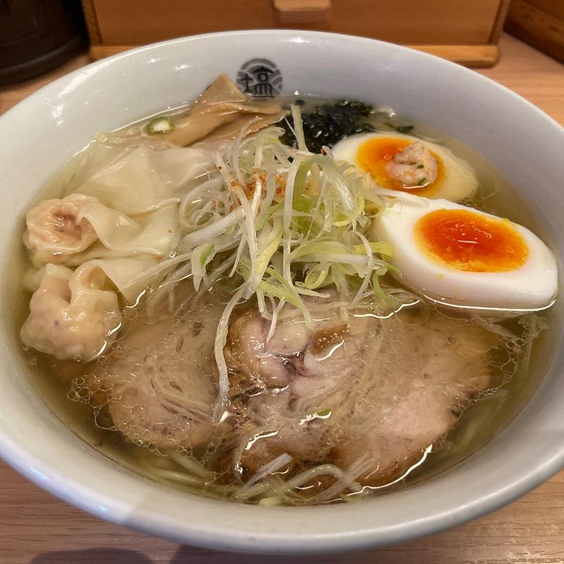 塩ラーメン贅沢盛り(ひるがお 東京駅店 )