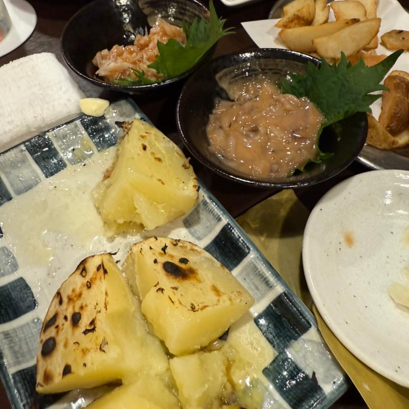 じゃがバター　塩辛(酒場食堂よろずや)