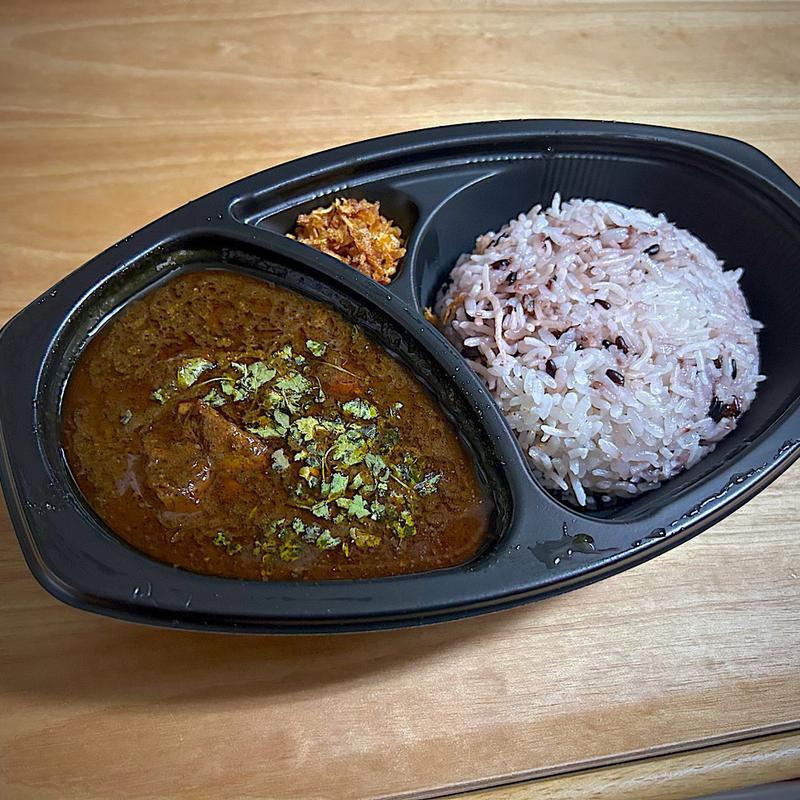 古代米多賀城ブラックチキン(SARU CURRY（サルカリー）)