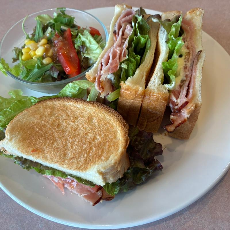 燻しベーコンのBLTサンド(珈琲館 岸和田店)