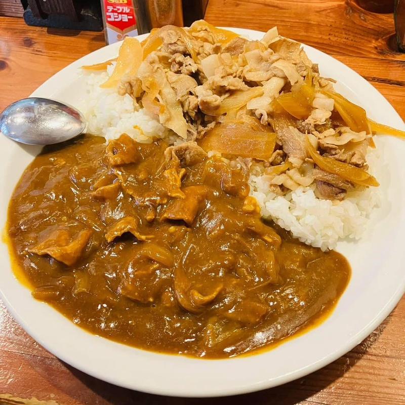 あいがけカレー(うまい肉と麺の店 ヨネ家)