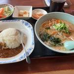 木曜日ランチ　ミニカレーとミニ味噌ラーメン