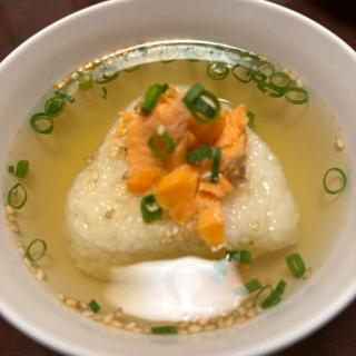 おにぎり鮭茶漬け(吉)