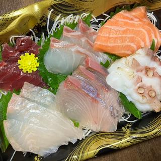 造り盛り合わせ(くら天然魚市場)