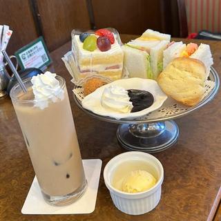 アフタヌーンティーセット アイスカフェオーレ アイス(神戸珈琲物語 上池田本店)