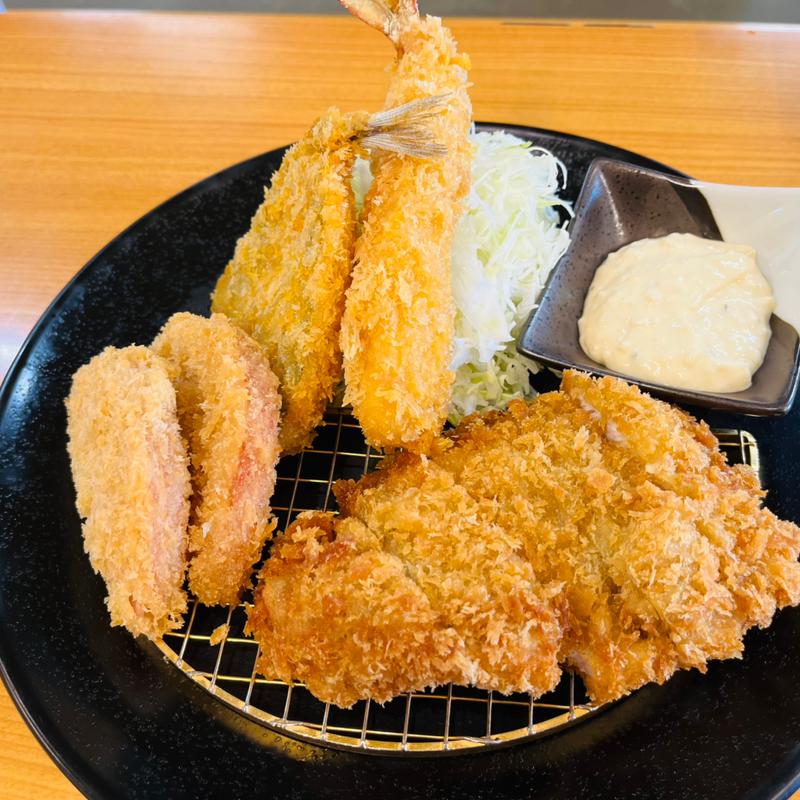 ミックスフライ定食(とんかつ きんのつる 新宮店)