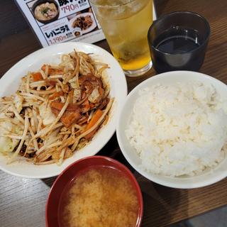 肉野菜炒め定食ご飯大盛り