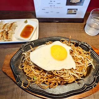 想夫恋焼き大盛り目玉焼きトッピング+一口餃子(想夫恋)