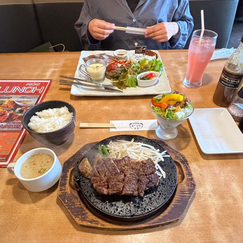 リブステーキランチ200g+大人のお子様プレート(東金ステーキMOG)