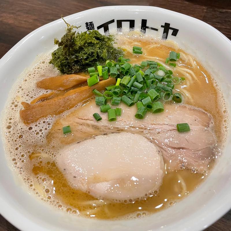 魚介白湯醤油ラーメン(麺屋 イロトヤ)