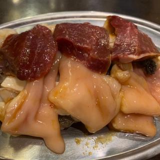 ホルモン盛合わせ(炭火焼肉ホルモンやまと西新店)