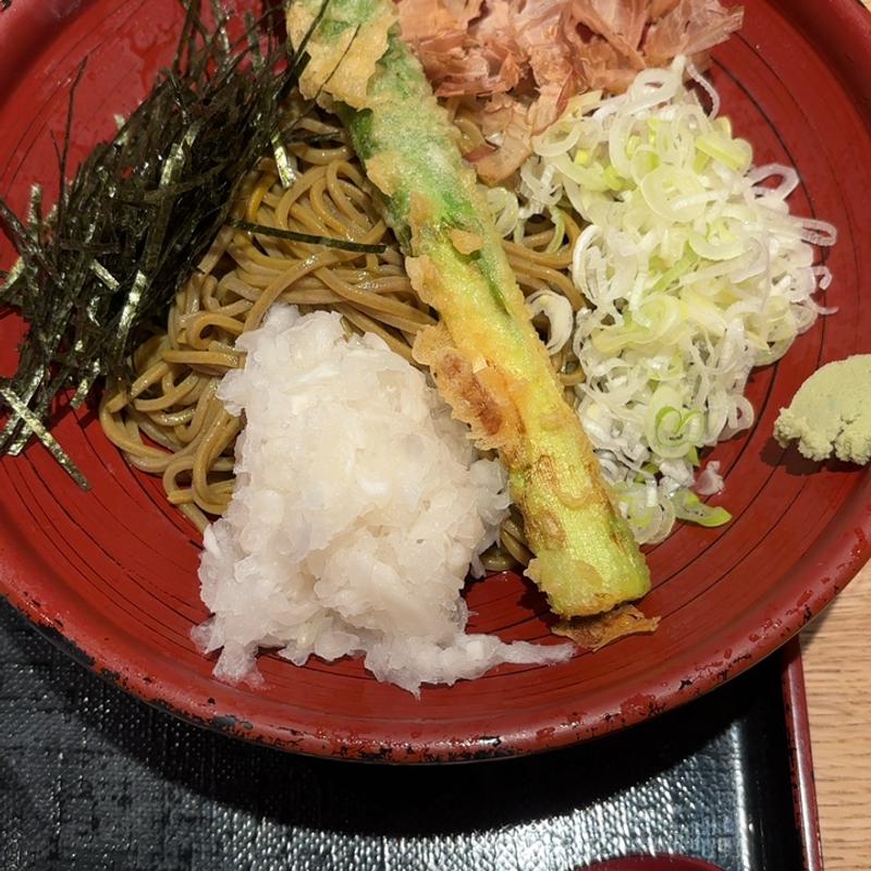 北海道安平産アスパラの鬼おろしそば(一灯庵)