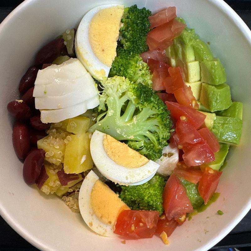 HERB CHICKEN SALAD BOWL(almond hostel & cafe)