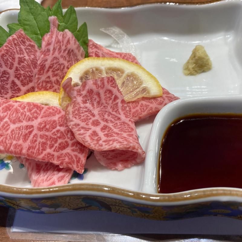 ほぼ原価の炙牛刺し(大阪タレ焼 伝助 天満本店)