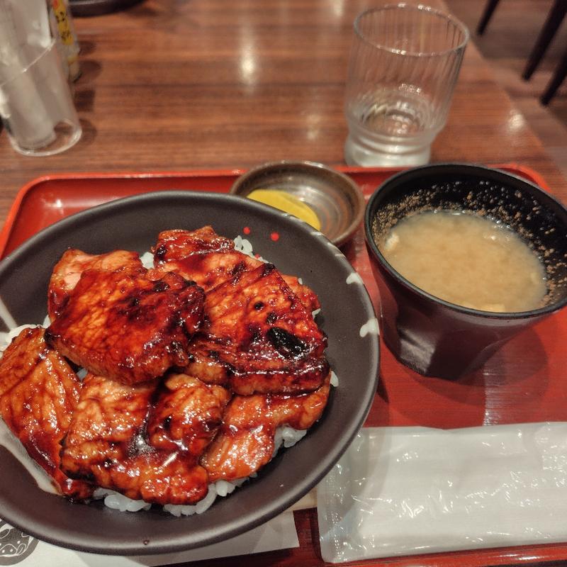 豚丼(ドライブインいとう 新千歳空港店)