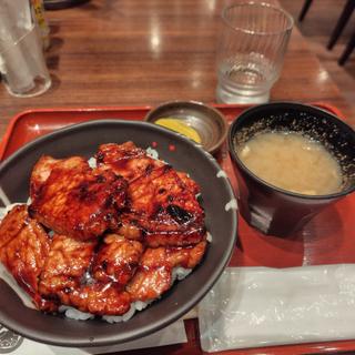 豚丼(ドライブインいとう 新千歳空港店)