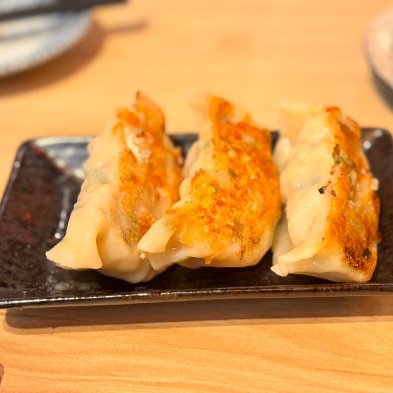 爆汁！ジャンボ肉餃子(台湾酒場 台北餃子館 横浜アソビル店)