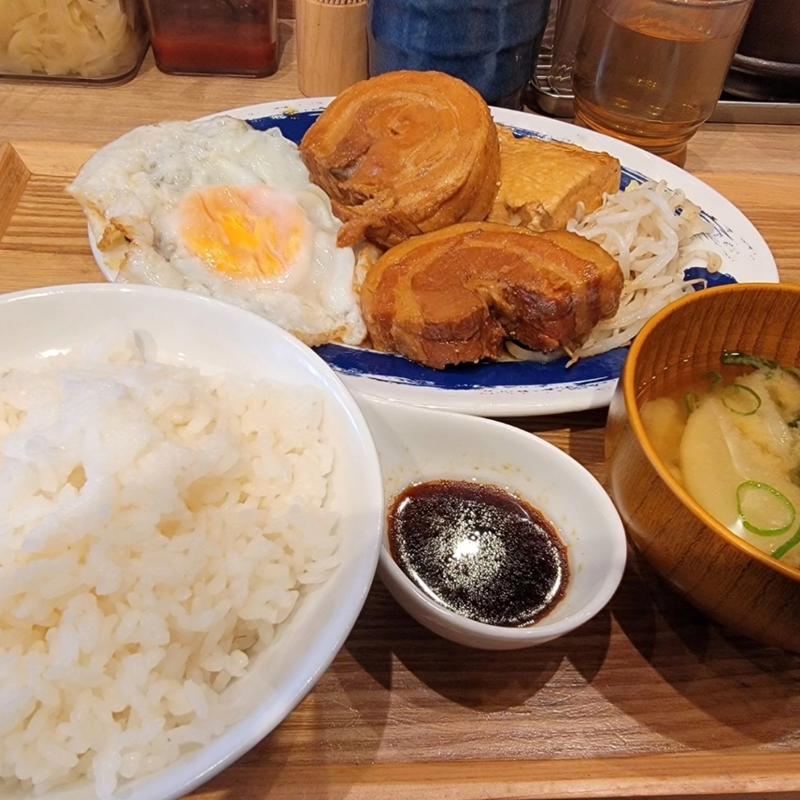 チャーシューエッグ(肉めし岡もと 新橋店)