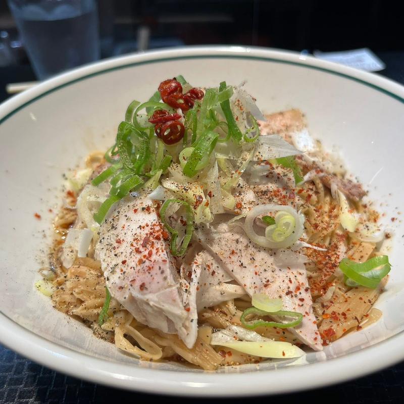 ゴロゴロ肉の鶏油まぜそば(豚一頭清湯麺（ぶたいっとう ちんたんめん）)