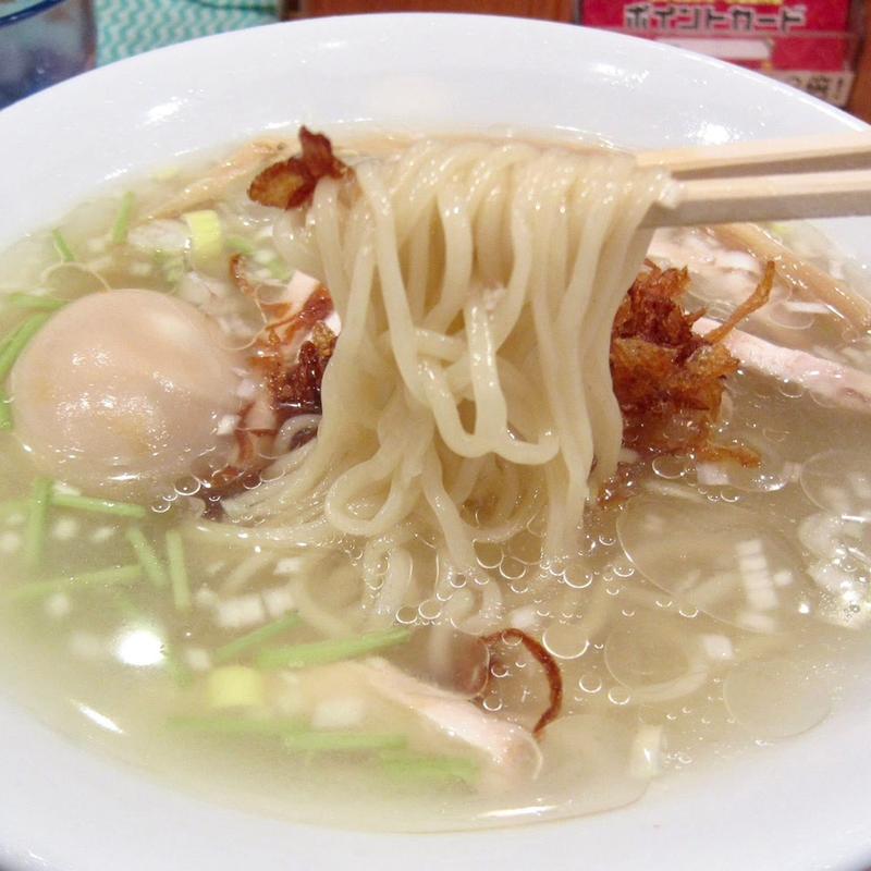 玉ねぎの冷やし塩鶏そば 味玉(中華そばムタヒロ 大阪堺東店)