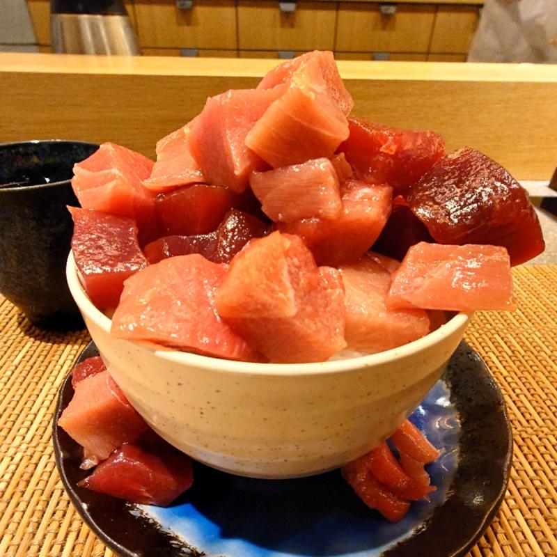 こぼれ生鮪鉄火丼(富ヶ谷交差点)