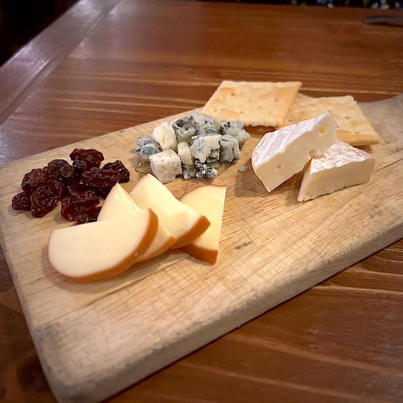 チーズ盛り合わせ(ワイン酒場 GabuLicious 仙台 （ガブリシャス）)