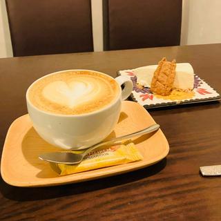 自家製チーズケーキ カフェラテ