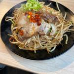 汁無し台湾らーめん(2辛)(金まる餃子)