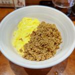 信玄鶏のそぼろと地養卵の二色丼(ミニ)