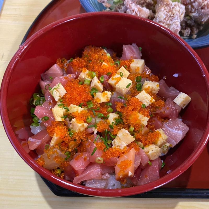 海鮮バラチラシと唐揚げセット(多満利屋きらく)