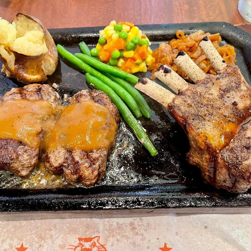 オリジナルハンバーグと骨付きラム(ハングリータイガー トレッサ横浜店)