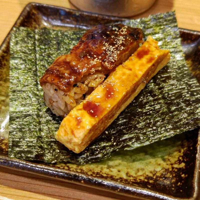 鰻の押し寿司と出汁巻き玉子の包み(鮨・酒・肴 杉玉 大船)