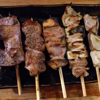 もつ焼き盛り合わせ(もつ焼き ばん 五反田店)