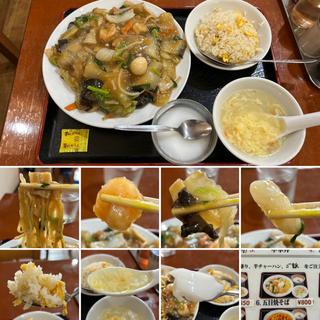 五目焼きそばに半チャーハン(福臨門 落合店 )