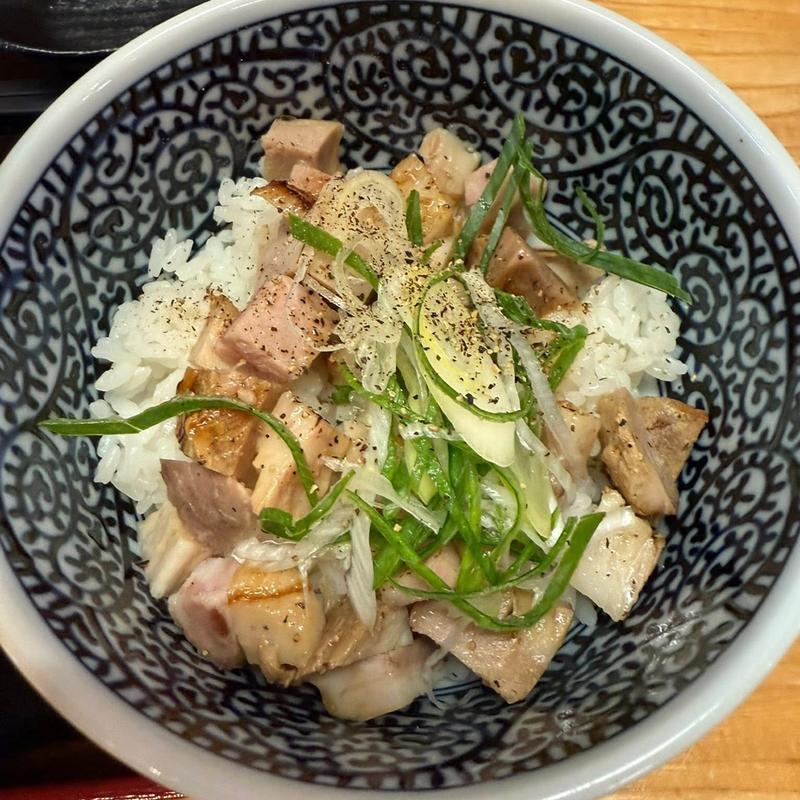 チャーシュー丼(麺屋鼓志)