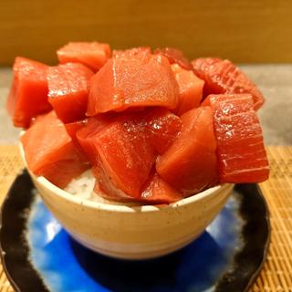 こぼれ生鮪鉄火丼