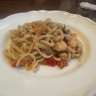 淡路産ハモとハモ卵、オリーブとフレッシュトマトの手打ちピチ(トラットリア ダ ゴイーノ （TRATTORIA Da GOINO）)