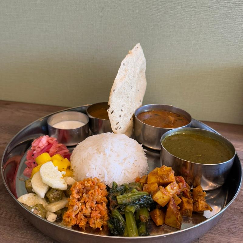 カレープレート2種(カレー屋 iron good)