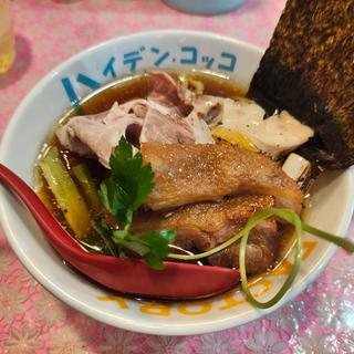 凛々しい比内地鶏もも肉むね肉食べ比べ中華ソバ手揉み太麺(らーめん凛々)