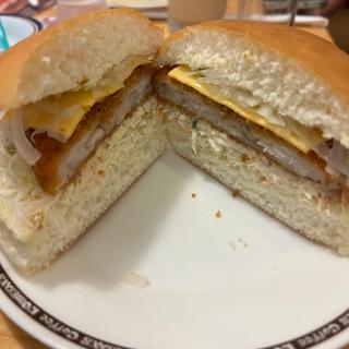 フィッシュフライバーガー(コメダ珈琲店 三木平田店)