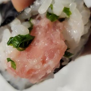 ねぎとろ中巻寿司