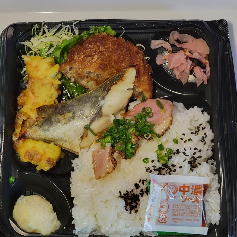 銀ヒラス西京焼き&メンチカツ弁当(スーパーベルクス 浦和原山店)