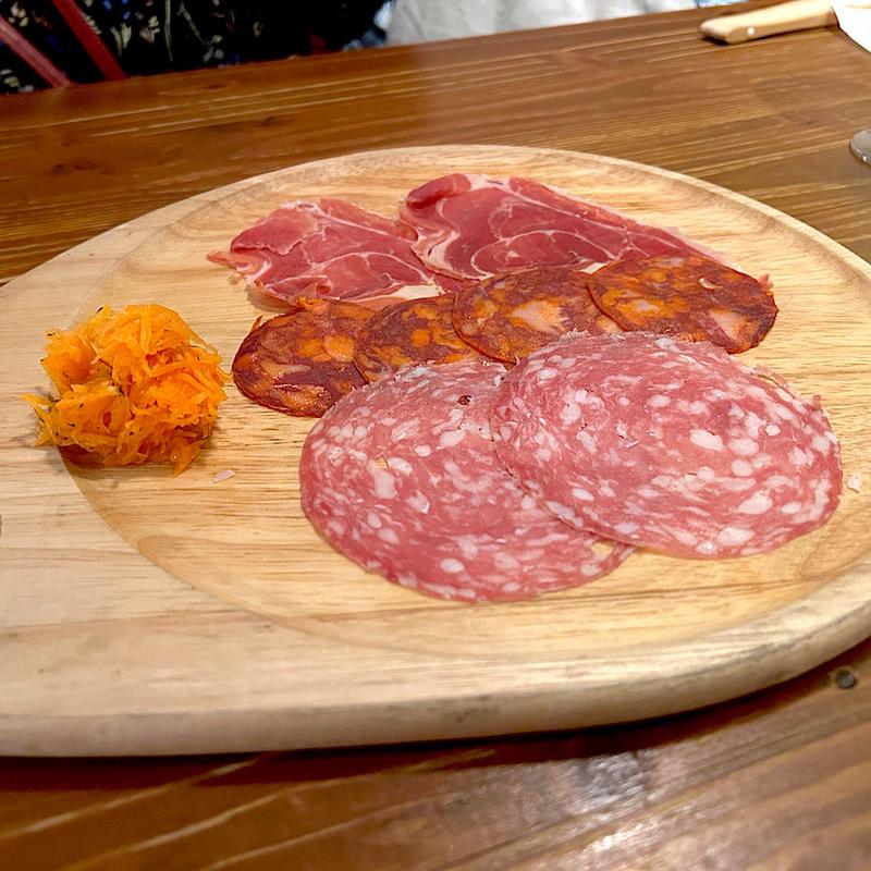 シャルキトリーの盛り合わせ 人参とディルのラペを添えて(ワイン酒場 GabuLicious 仙台 （ガブリシャス）)