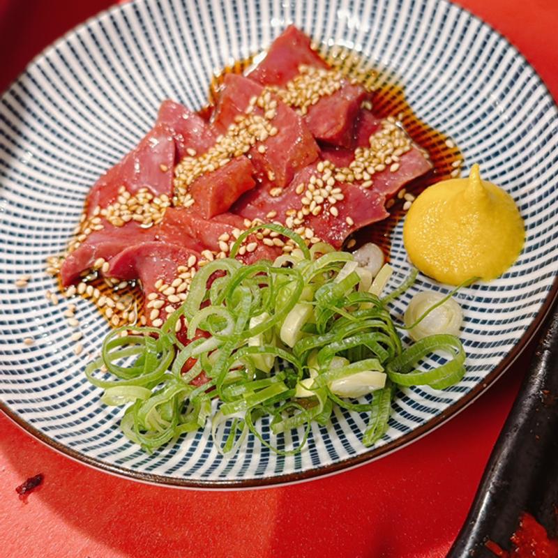 生ハツ刺し(焼肉ホルモンニューみよし)