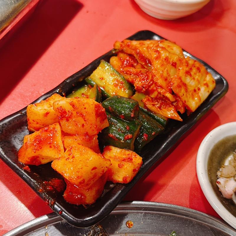 キムチ盛(焼肉ホルモンニューみよし)