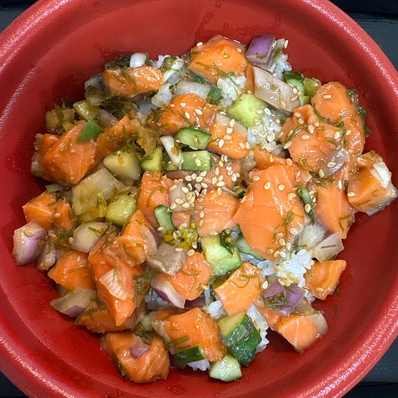 サーモンポキ(MAGURO MARKET RAYARD MIYASHITA PARK)